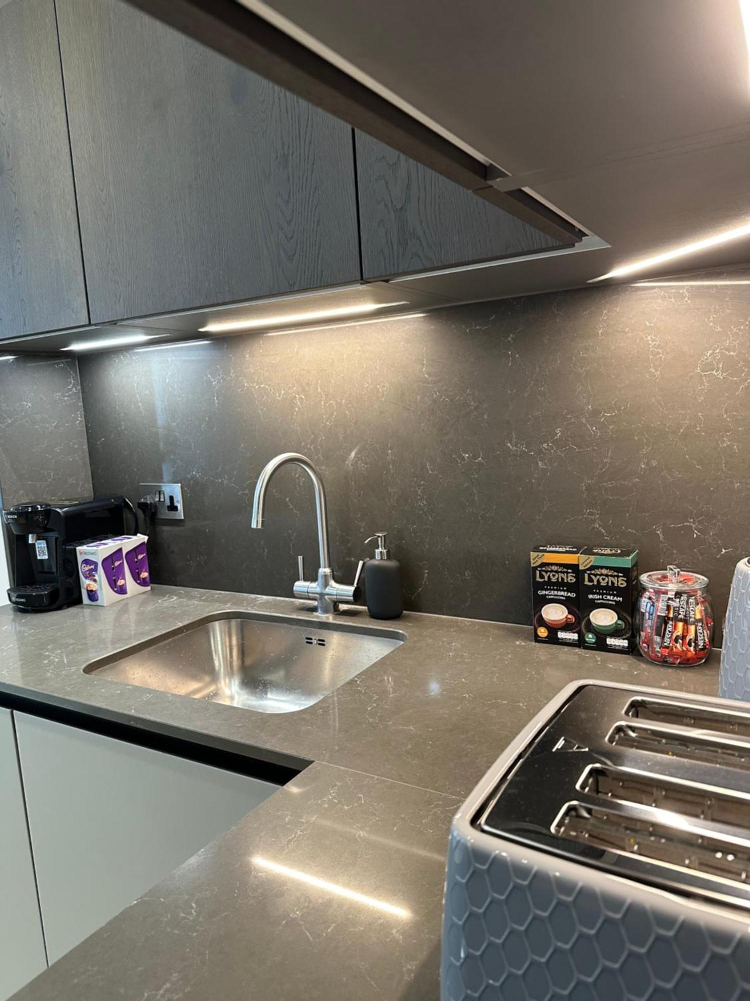 Richardson Deluxe Apartments Лондон Екстериор снимка